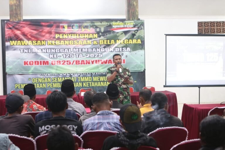 Satgas TMMD 125 Kodim 0825/Banyuwangi Laksanakan Kegiatan Wawasan Kebangsaan di Desa Kesilir