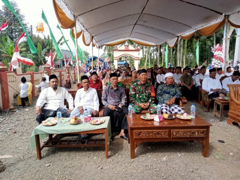 Babinsa Koramil 0825/20 Songgon Dukung Peringatan Maulid Nabi Dan Santunan Yatim Piatu Di Desa Bangunsari