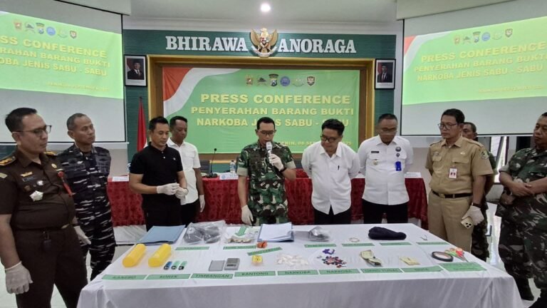 Kodim 0825/Banyuwangi Laksanakan Press Conference Penyerahan Barang Bukti Narkoba Jenis Sabu-Sabu 