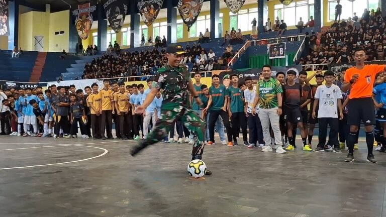 Dandim 0825 Banyuwangi Resmi Buka Turnamen Futsal DANDIM CUP 2, Kobarkan Semangat Generasi Muda