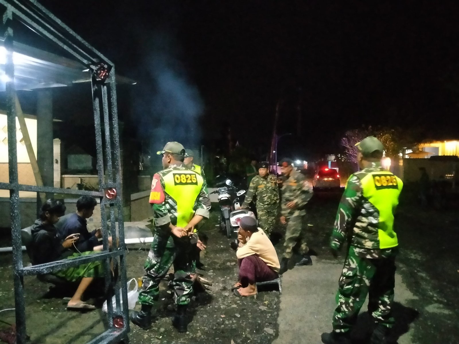 Apel Dan Patroli Gabungan Koramil 0825/20 Songgon Bersama Banser Perkuat Sinergitas Menjaga Kamtibmas