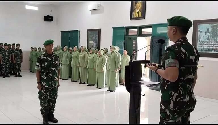 Dandim 0825/Banyuwangi Pimpin Upacara Kenaikan Pangkat Perwira, Bintara dan Tamtama