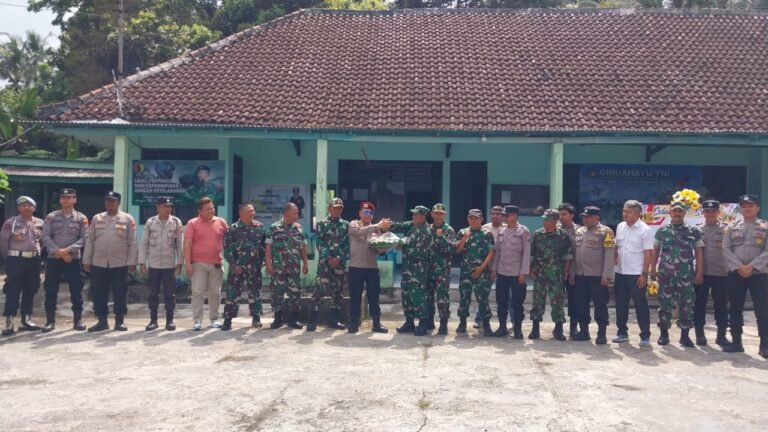 Tasyakuran Peringatan HUT TNI Ke-80 Tahun 2025, Koramil 0825/20 Songgon Perkuat Sinergitas TNI-Polri