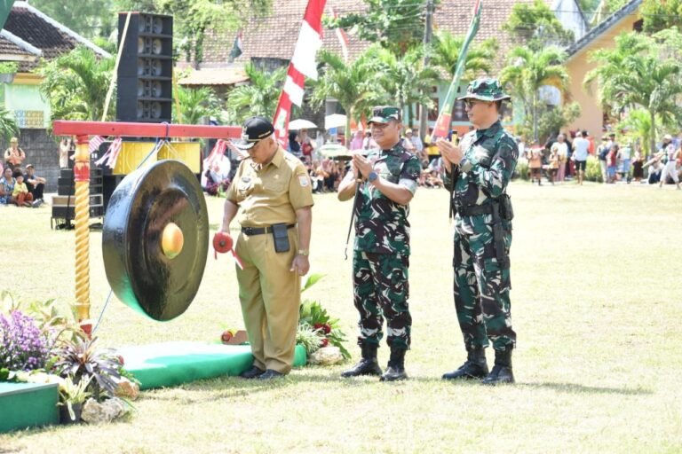 BUPATI MALANG RESMI BUKA TMMD KE-126 KODIM 0818/MALANG-BATU DI DESA LEBAKHARJO