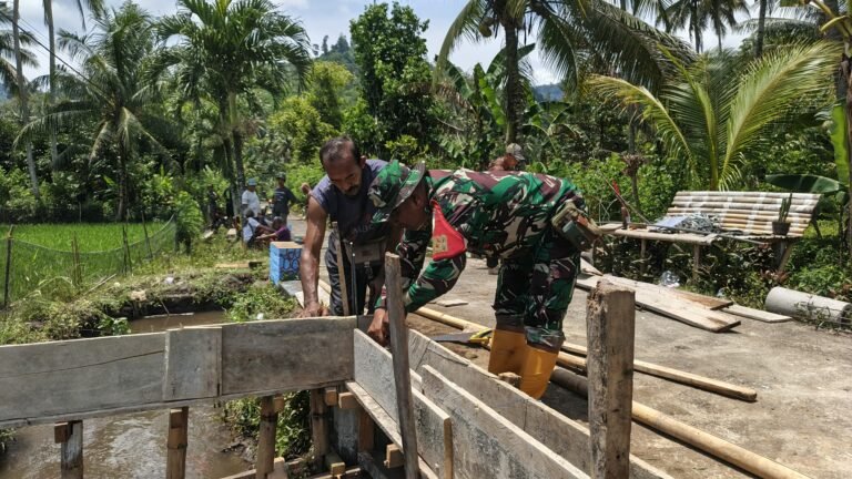 ‎TMMD 126, Gotong Royong Bangun Pos Kamling