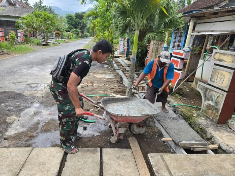 Semangat gotong royong dan kemanunggalan TNI dengan rakyat kembali terlihat dalam kegiatan TNI Manunggal Membangun Desa (TMMD) ke-126 Kodim 0818/Malang-Batu