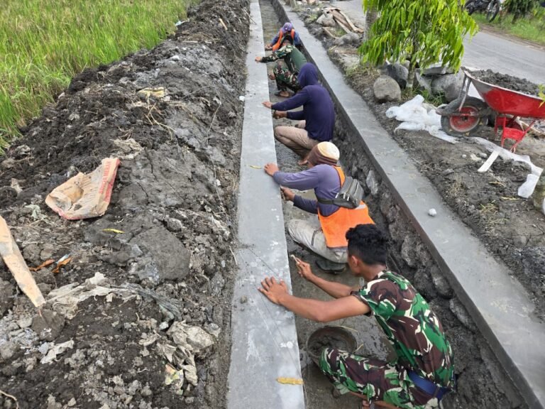 Program TNI Manunggal Membangun Desa (TMMD) ke-126 Kodim 0818/Malang-Batu Terus Menunjukkan Progres Positif Di Dusun Krajan 1B, Desa Lebakharjo, Kecamatan Ampelgading Kabupaten Malang