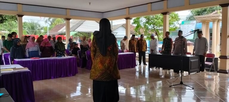 Babinsa Koramil 0825/20 Songgon Hadiri Pelantikan Pejabat Kepala Desa Bedewang, Wujud Sinergi TNI-Pemda dalam Pembangunan Desa