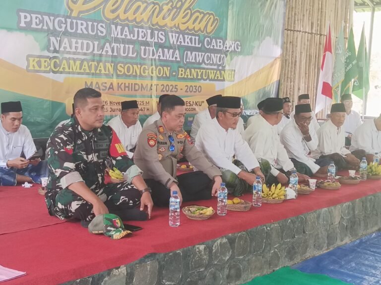 Babinsa Koramil Songgon Kawal Pelantikan MWC NU: Sinergitas TNI-Ulama Psfkuat Stabilitas Kebangsaan