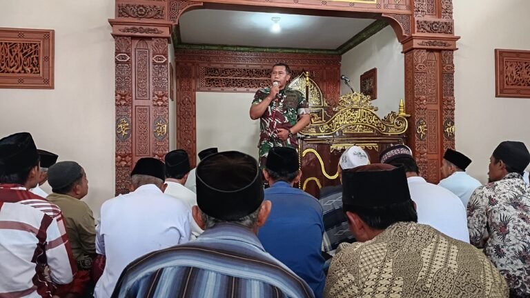 Danramil Songgon Perkuat Silaturohmi Dengan Jamaah Masjid Baitul Huda