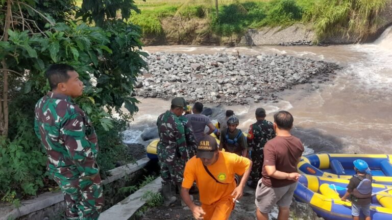 Hari Ketiga Pencarian: Danramil Songgon Pimpin Operasi SAR Korban Hanyut Sungai Badeng