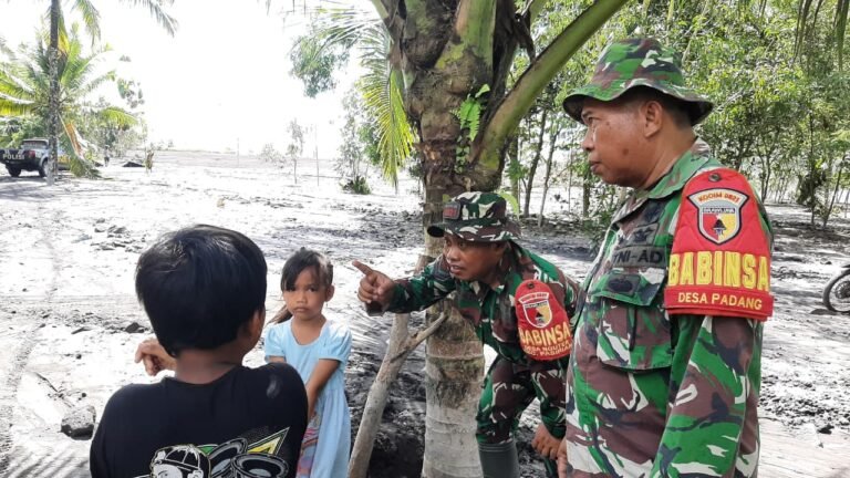 TNI Lumajang Beri Penguatan Mental untuk Anak-Anak Terdampak Lahar Semeru di Jugosari