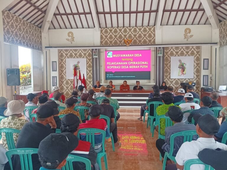 Babinsa Koramil Songgon Kawal Musdes Strategis: Warga Desa Sragi Sepakat Bangun Gerai KDKMP Di Dusun Kencono