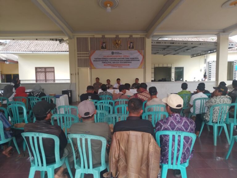 Babinsa Koramil Songgon Dampingi Musyawarah Strategis Penerimaan Bantuan Langsung Tunai 2026