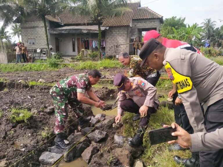 Komandan Koramil Songgon Resmi Letakkan Batu Pertama, Koperasi Desa Merah Putih Bergerak Cepat Wujudkan Ekonomi Kerakyatan