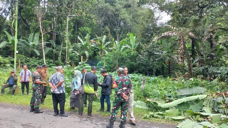 Komandan Koramil Songgon Pimpin Langsung Penentu Nasib Pembangunan Infrastruktur Strategis Di Desa Bayu