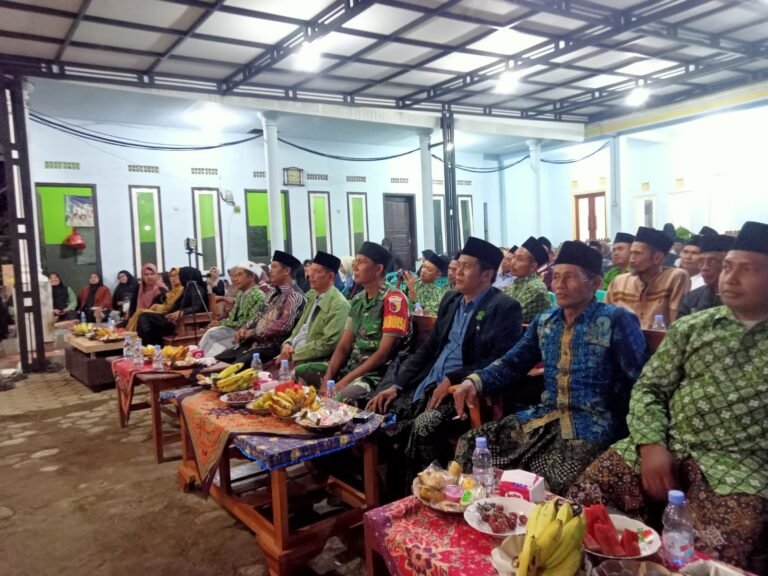 Babinsa Koramil Songgon Hadiri Perayaan Khotmil Qur’an Keempat, Jadi Bukti Soliditas TNI-Masyarakat Di Tingkat Grassroot