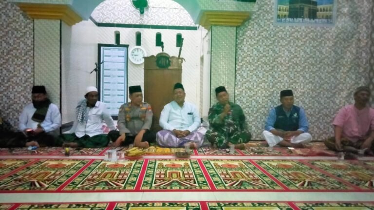 Danramil Songgon Pimpin Barisan Ramadhan: TNI-Polri dan Ulama Bersatu di Masjid Nurul Huda, Pemeriksaan Kesehatan Gratis Jadi Kejutan Warga Balak