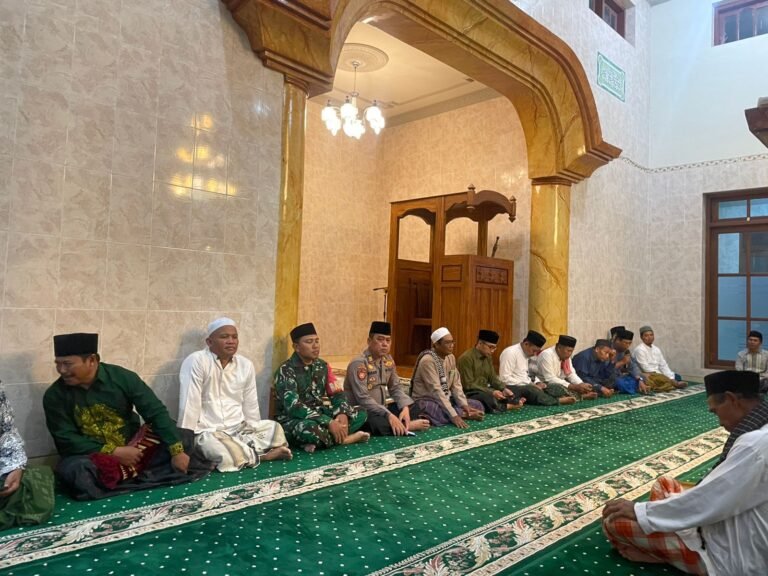 Garda Terdepan Di Bulan Suci: Babinsa Koramil Songgon Hadir Di Tengah Umat, Safari Ramadhan Forpimka Perkuat Sinergitas TNI-Polri-Ulama